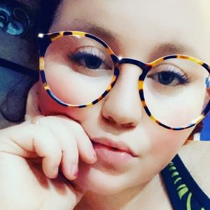 Meet your Posher, Janelle